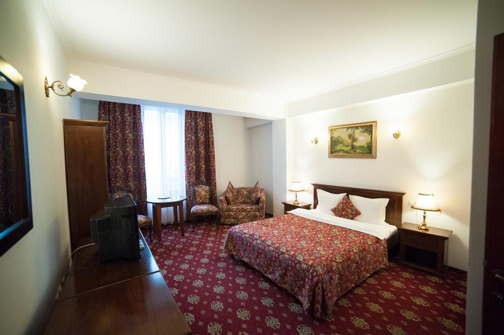 Hotel Vila Royal Bacău Zimmer foto
